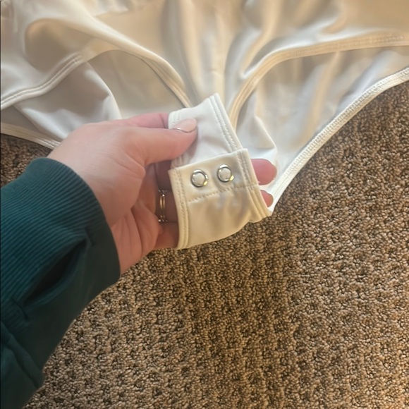 NWT Elegant Cream Long Sleeve Bodysuit - Picture 9 of 10